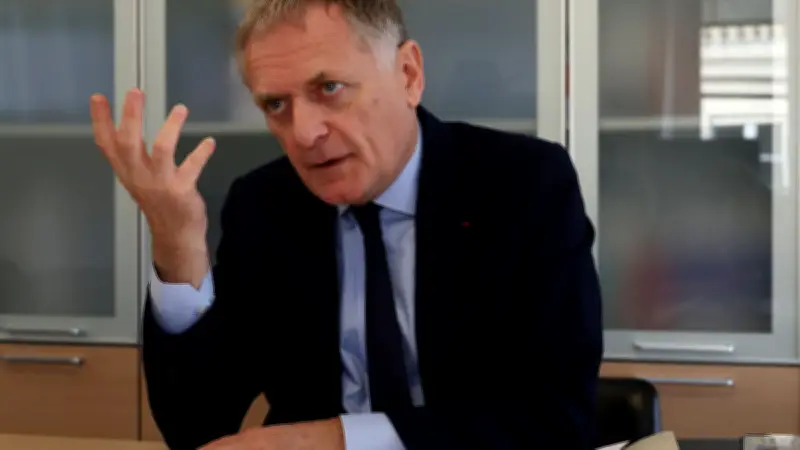 Carburants : Philippe Juvin alerte sur le financement par la dette