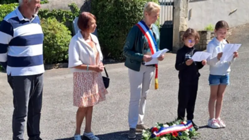 Carsan : des élèves perpétuent le souvenir du 8 mai 1945