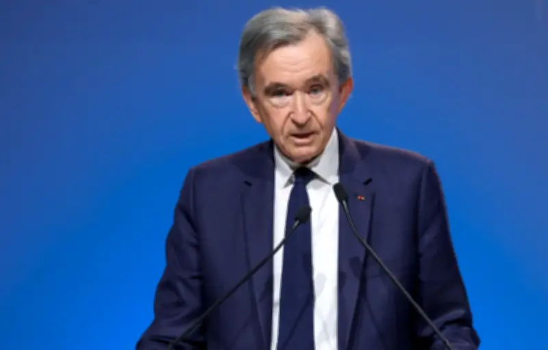 Écart des salaires : les patrons du CAC 40 gagnent 3,3 fois plus que les salariés