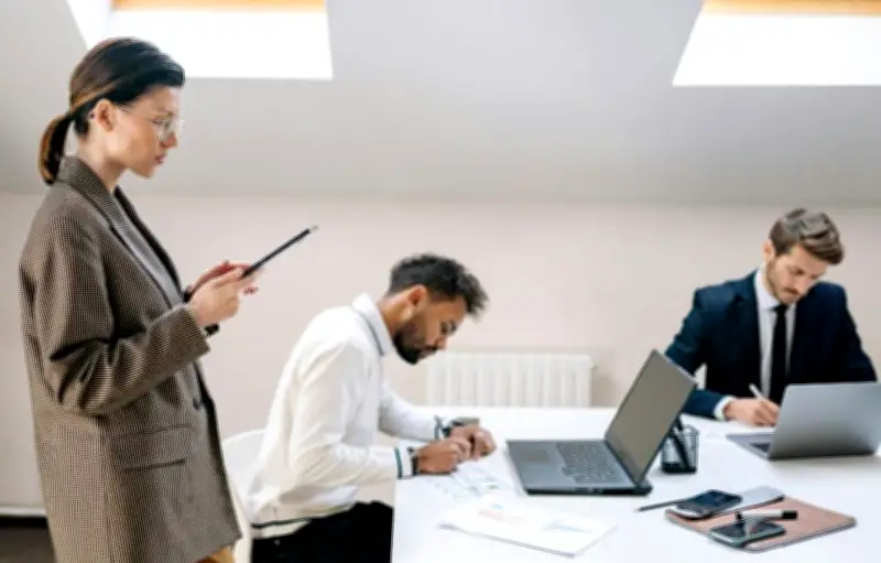 Certifications finance : lesquelles choisir pour booster son CV en 2025 ?