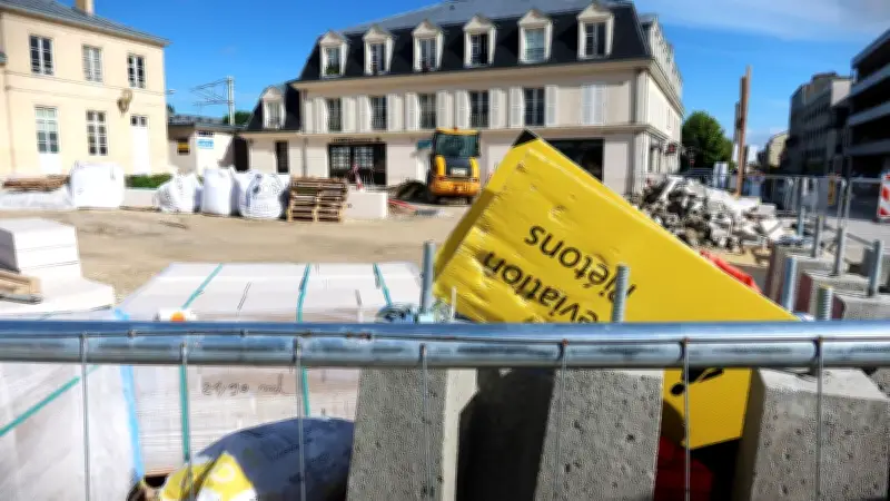 Chantilly : leur agence immobilière inaccessible à cause des travaux du parvis de la gare