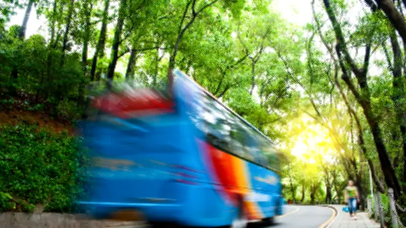 Chine : 13 morts dans un accident de minibus surchargé sur l'autoroute