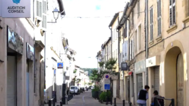 Circulation à Villeneuve-lès-Avignon : des associations réclament des contrôles