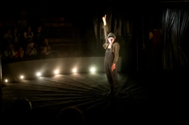 Cirque Trottola présente « Strano », un spectacle poétique sous chapiteau à Boulazac