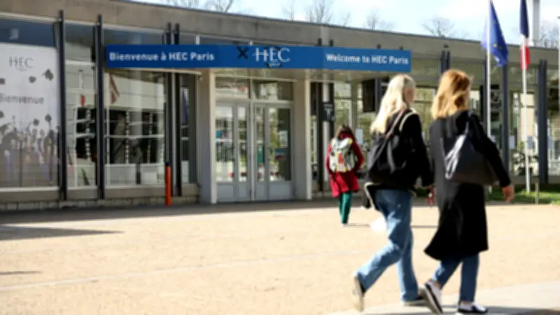 Classement écoles commerce 2026 : HEC domine, écarts se resserrent
