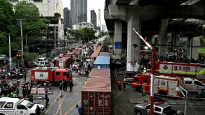 Collision train-bus à Bangkok : probablement de nombreuses victimes