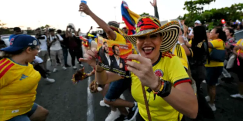 Colombie : un millionnaire trumpiste face à la gauche au second tour