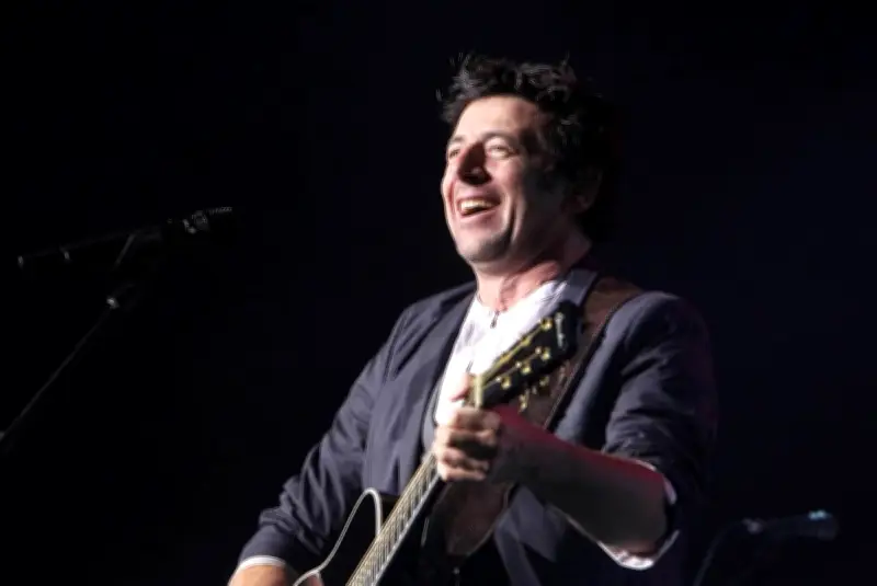 Concert de Patrick Bruel reporté en Suisse après des plaintes pour violences sexuelles