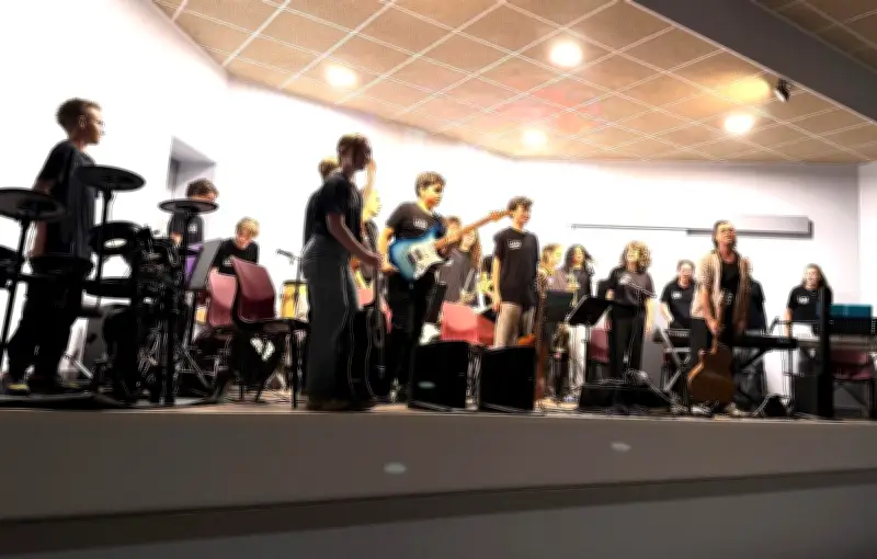 Concert jazz-rock au collège Lucie-Aubrac : une vingtaine d'élèves sur scène