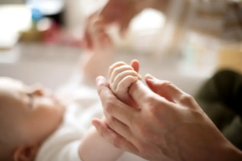 Conge de naissance : conditions d'indemnisation et duree precisees