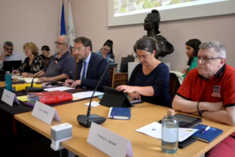 Conseil municipal houleux à Bergerac : subventions, signatures et Estivales au cœur des débats