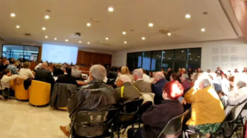 Conseil municipal tendu à Juvignac : tensions et décisions clés