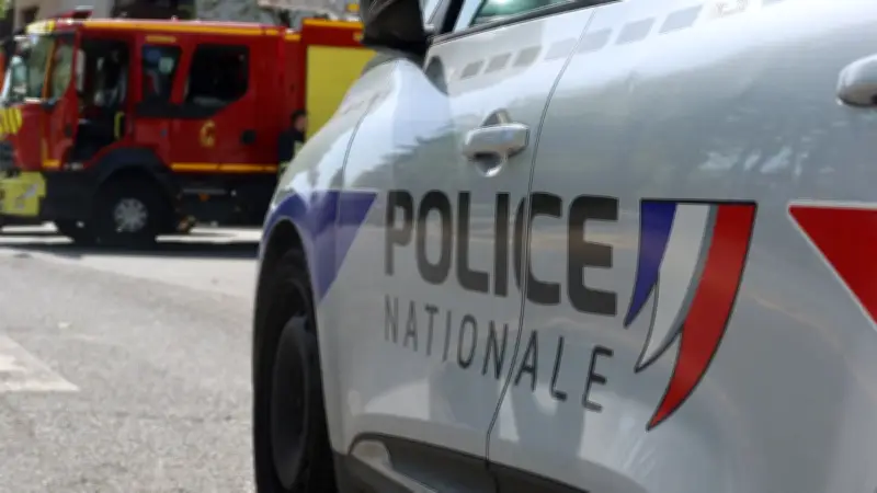 Corps retrouvé dans une voiture en feu près de Grenoble : enquête ouverte