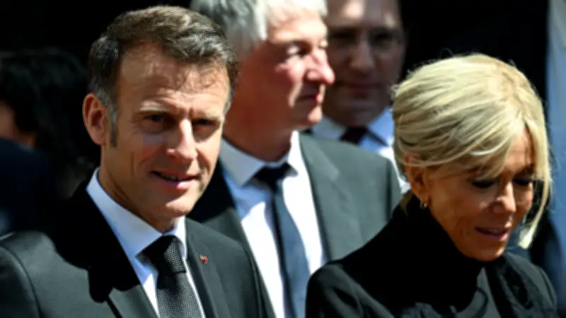 Coulisses du couple Macron : gifle, stagiaire et jalousie révélées