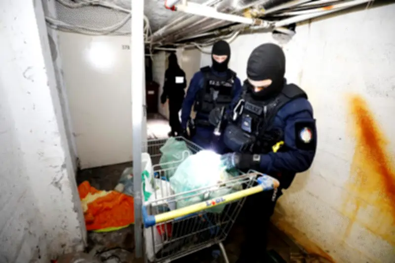 Coup de filet anti-stups: armes et drogue saisis entre Nice et Marseille