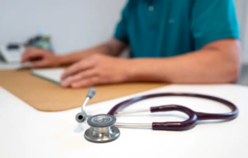 Crise de santé mentale chez les étudiants en médecine : anxiété, idées suicidaires, violences