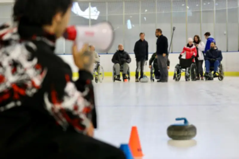 Curling accessible aux déficients visuels : une première en France à Draguignan