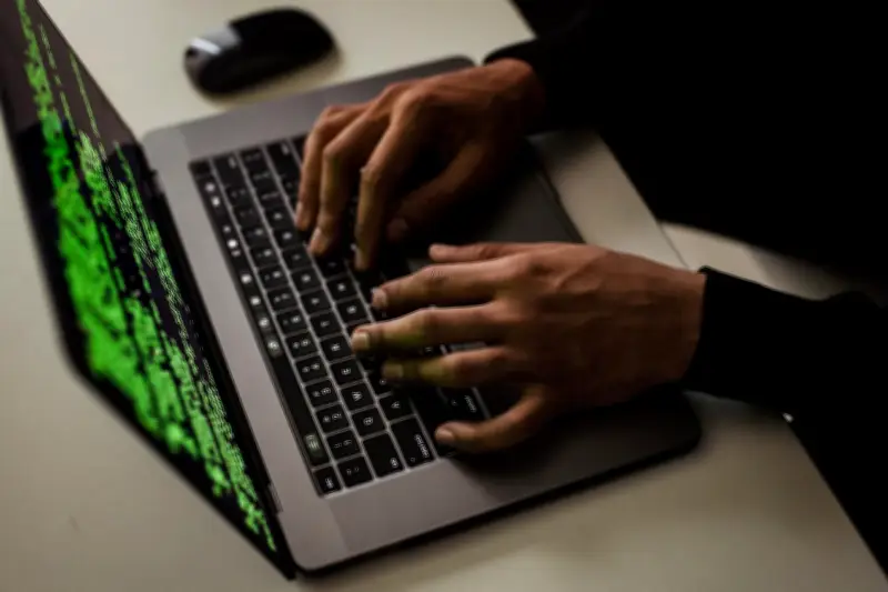 Cybersécurité à Monaco : les commerçants face aux fraudes numériques