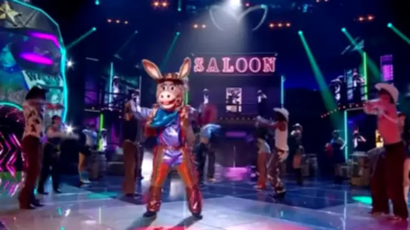 Cyril Hanouna tacle sévèrement Mask Singer : "l'émission la plus éclatée"