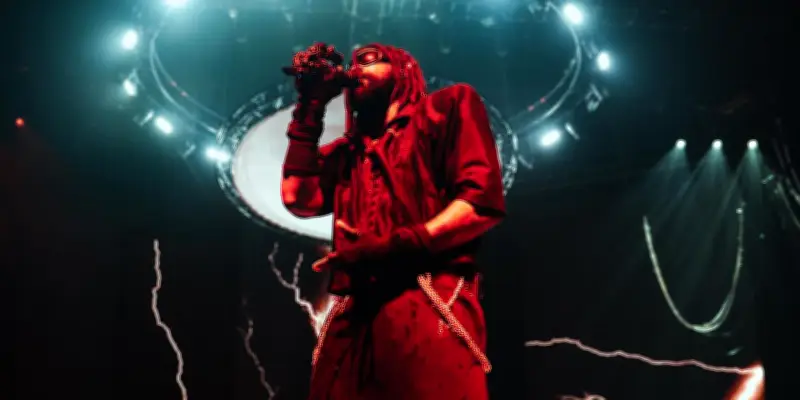 Damso exorcise ses démons à Paris La Défense Arena