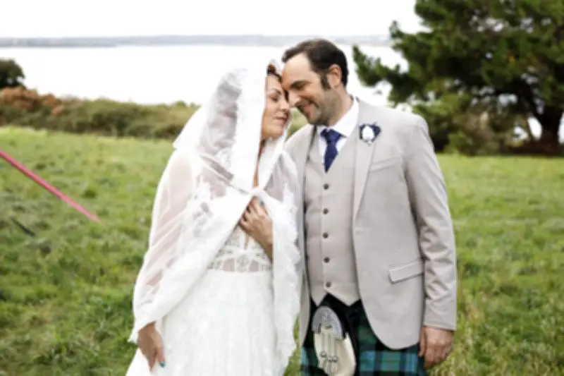 David Mora se confie sur le mariage de Fabien et Emma dans Scènes de ménages