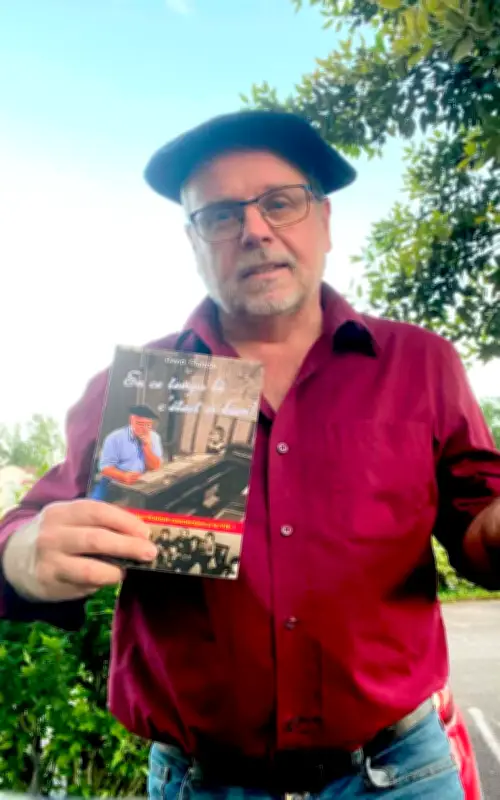 David Olaïzola en dédicace à Dax pour son livre « En ce temps-là c'était si bien ! »