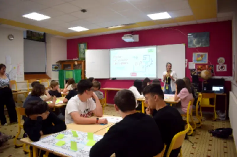 Découverte des métiers en réalité virtuelle au collège Lucien-Sigala
