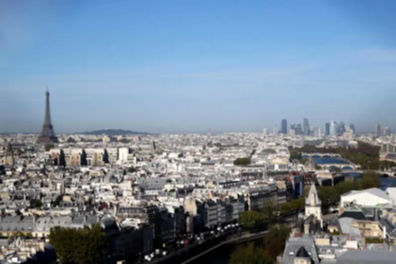 Découverte du corps d'une femme dans un appartement parisien