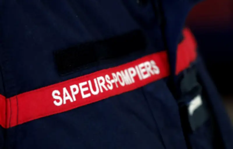 Découverte macabre à Échirolles : un corps retrouvé dans une voiture incendiée