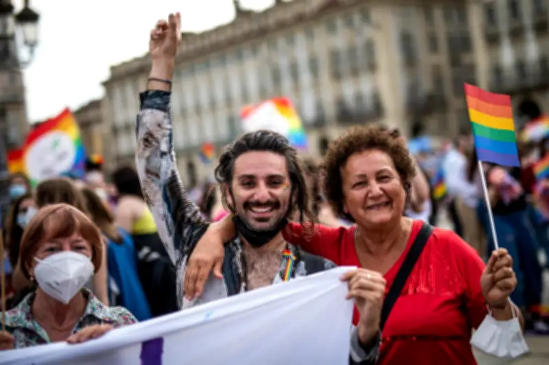 Découvrir l'importance de la norme sociale pour les parents de personnes LGBT