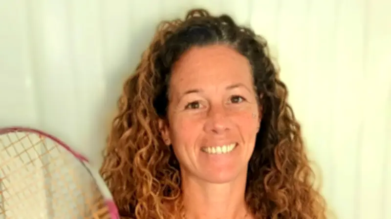 De la raquette à la plume : un livre comme exutoire pour Marianne Cabané