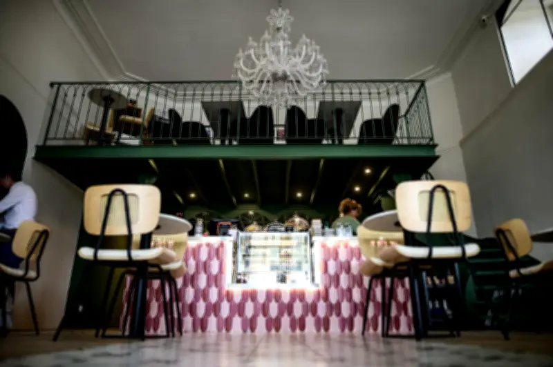 De l'entraînement au café : Daniel Deherme réinvente le salon de thé à Pau