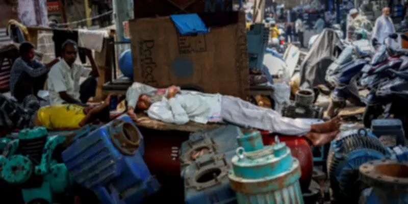 À Delhi, le calvaire des travailleurs sous 43°C