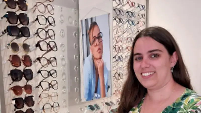 Delphie Foppoli ouvre La lunette cévenole à Saint-Jean-du-Gard