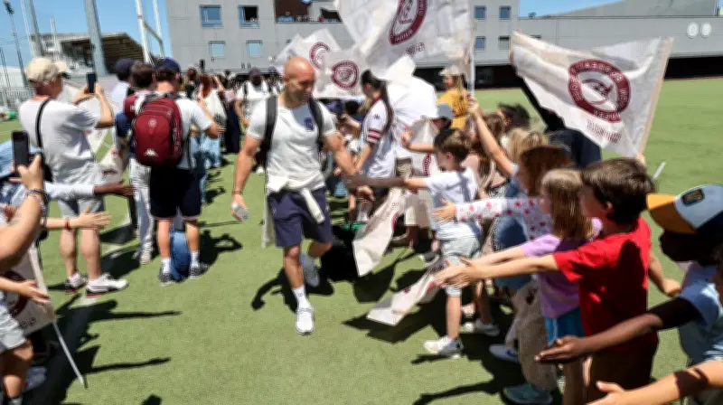 Des centaines de fans à Bègles pour le départ de l'UBB vers Bilbao
