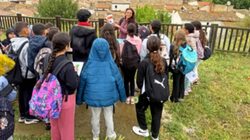 Des écoliers de Montagnac découvrent le basalte à Saint-Thibéry
