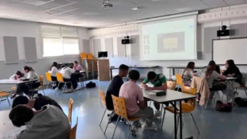 Des collégiens de Mèze en journalistes pour le procès de Bobigny
