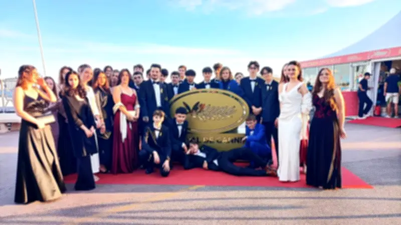 Des collégiens vivent la magie du Festival de Cannes