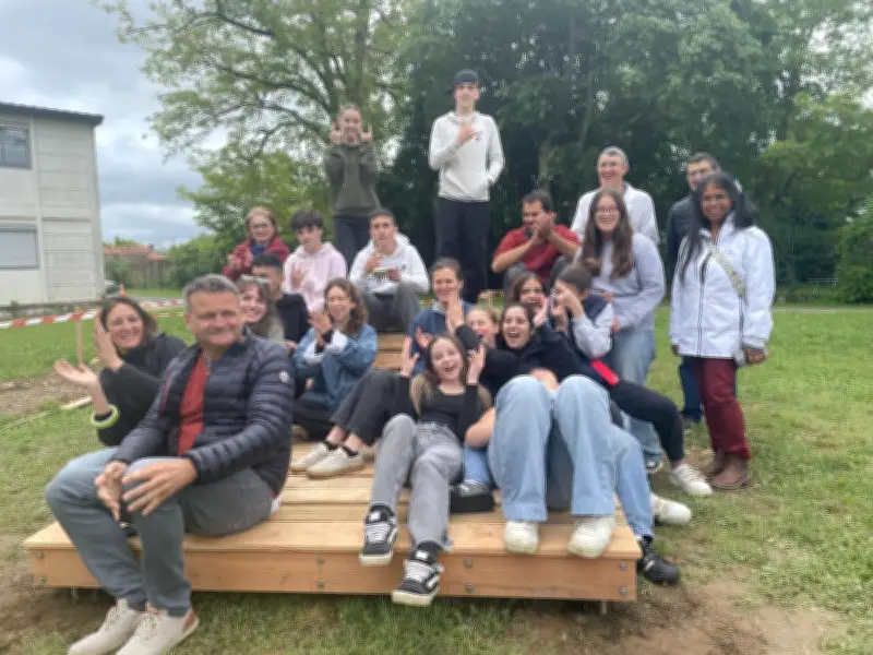 Des élèves de Bergerac transforment une friche en espace de détente