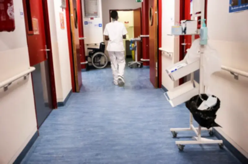 Des médecins radiés exercent sans être inquiétés, selon une enquête