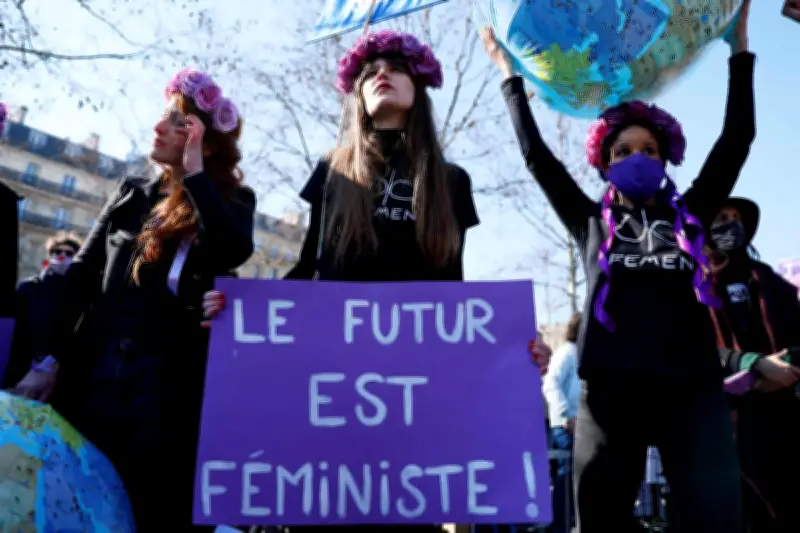 Des militantes Femen perturbent une cérémonie en l'honneur de Jeanne d'Arc à Carcassonne