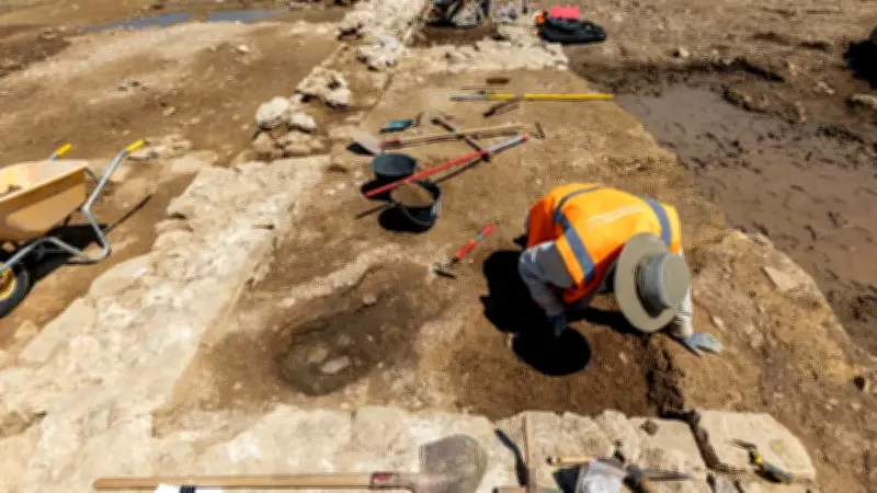 Des vestiges romains découverts sur le site du futur porte-avions à Toulon