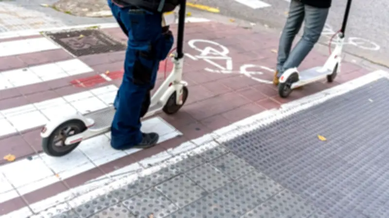 Deux frères poignardés à Paris lors d'une rixe en trottinette