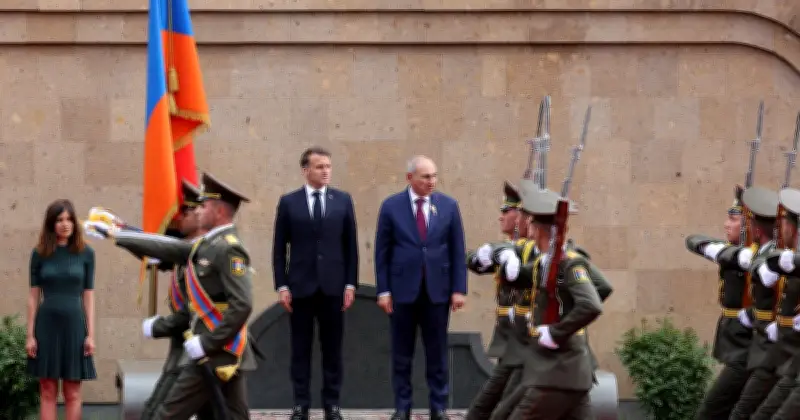 Défilé militaire en Arménie : canon Caesar en vedette