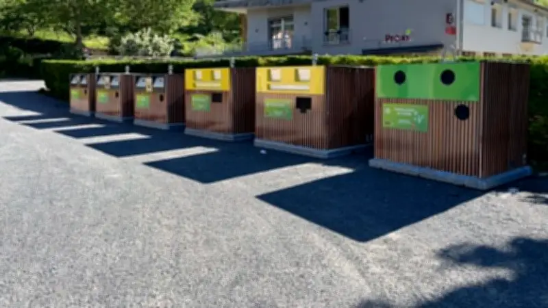 Distribution de cabas pour le tri du verre à Fondamente