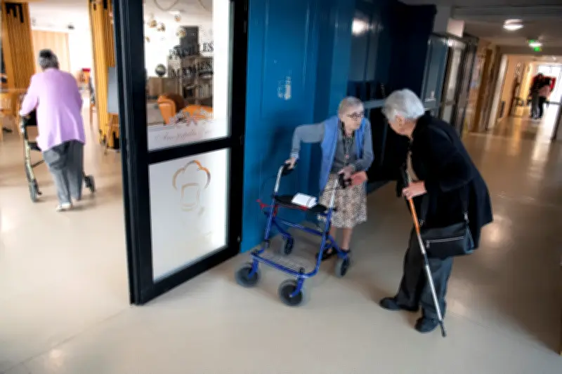 Démarchandisation des soins : les faits contre l'idéologie