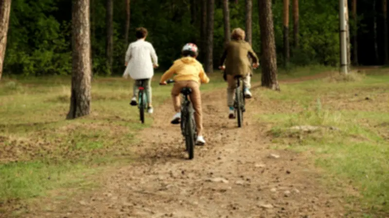 Drame à Bourges : un enfant de 9 ans meurt après une chute à vélo