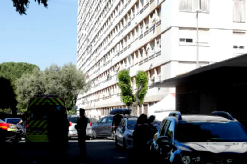 Drame à Toulon : une mère se défenestre avec trois enfants, le fils de 7 ans survivant