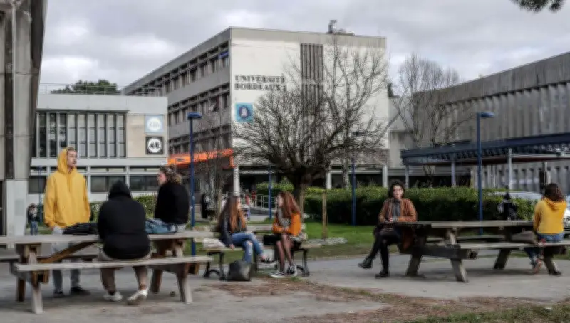 Droits d'inscription : le gouvernement durcit le ton pour les étudiants extracommunautaires