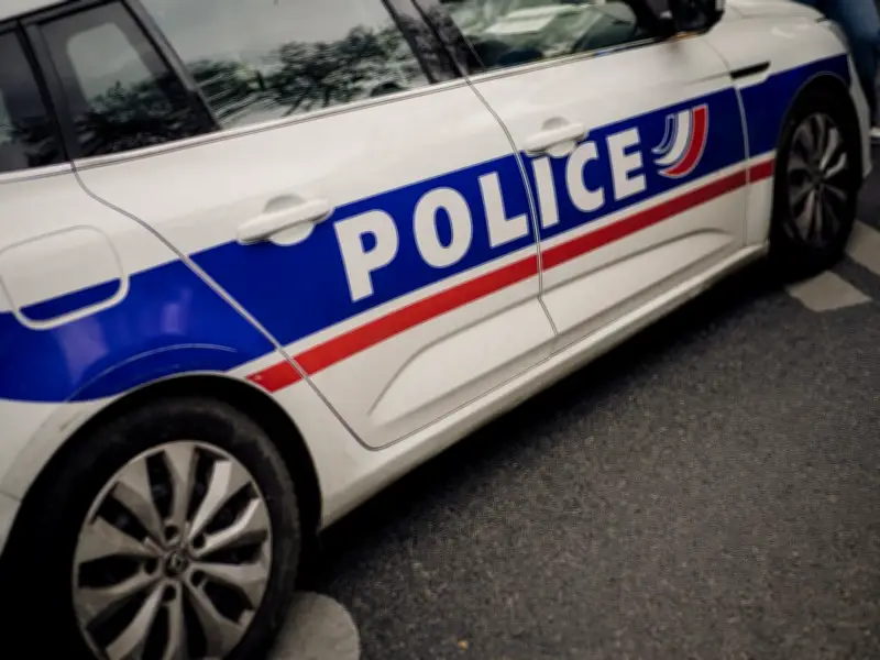 Détention pour un homme suspecté du meurtre de sa conjointe, 15 ans après un féminicide